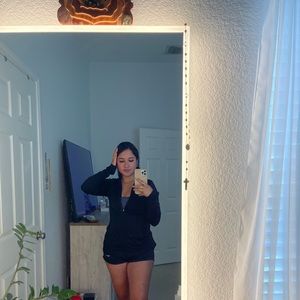 Meet your Posher, Perla